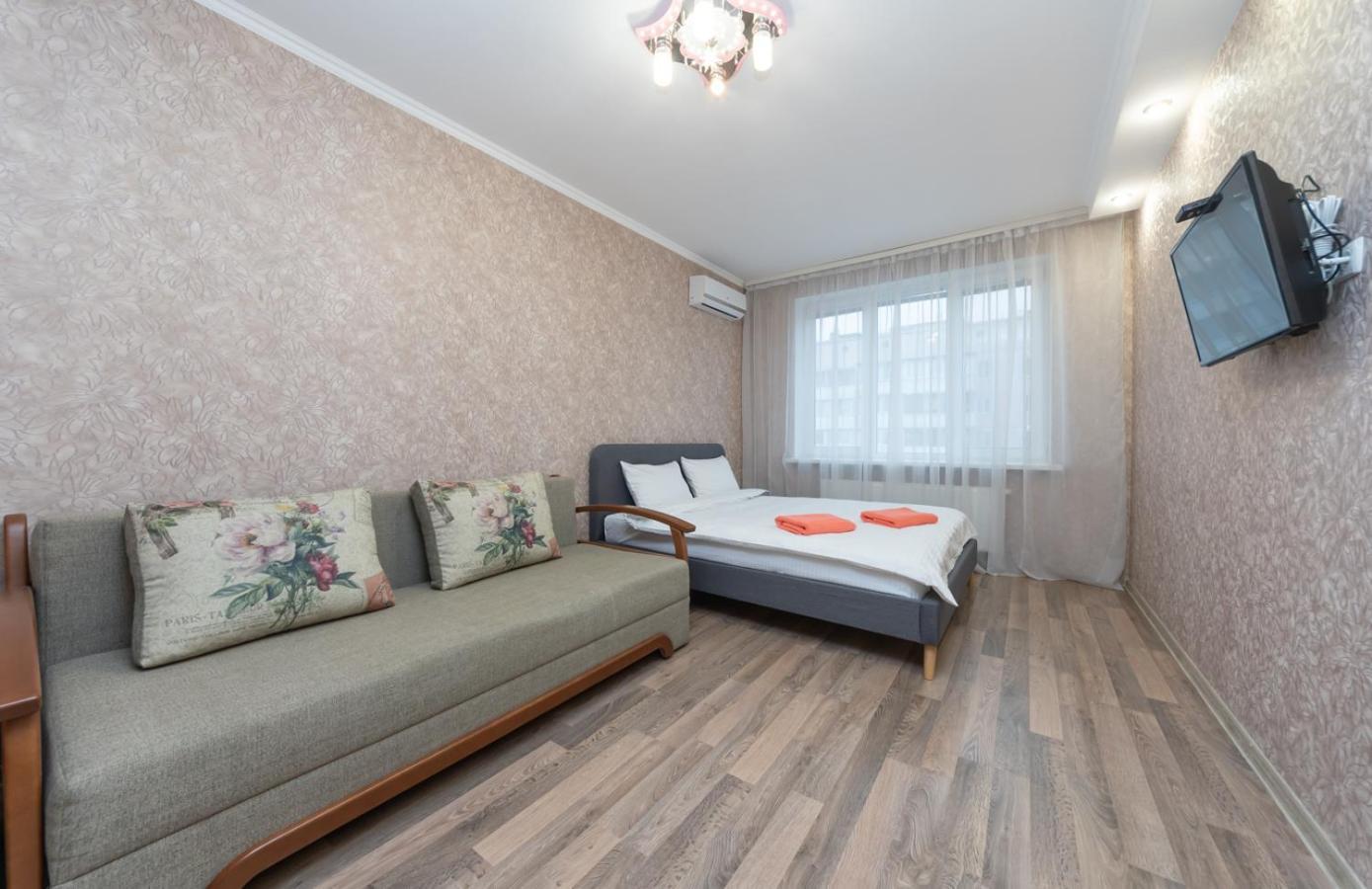 Apartments Near Poznyaki Station Kiev Luaran gambar
